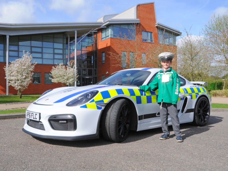 Illustration for article titled This Porsche Cayman GT4 Is A Police Car I Can Get Behind